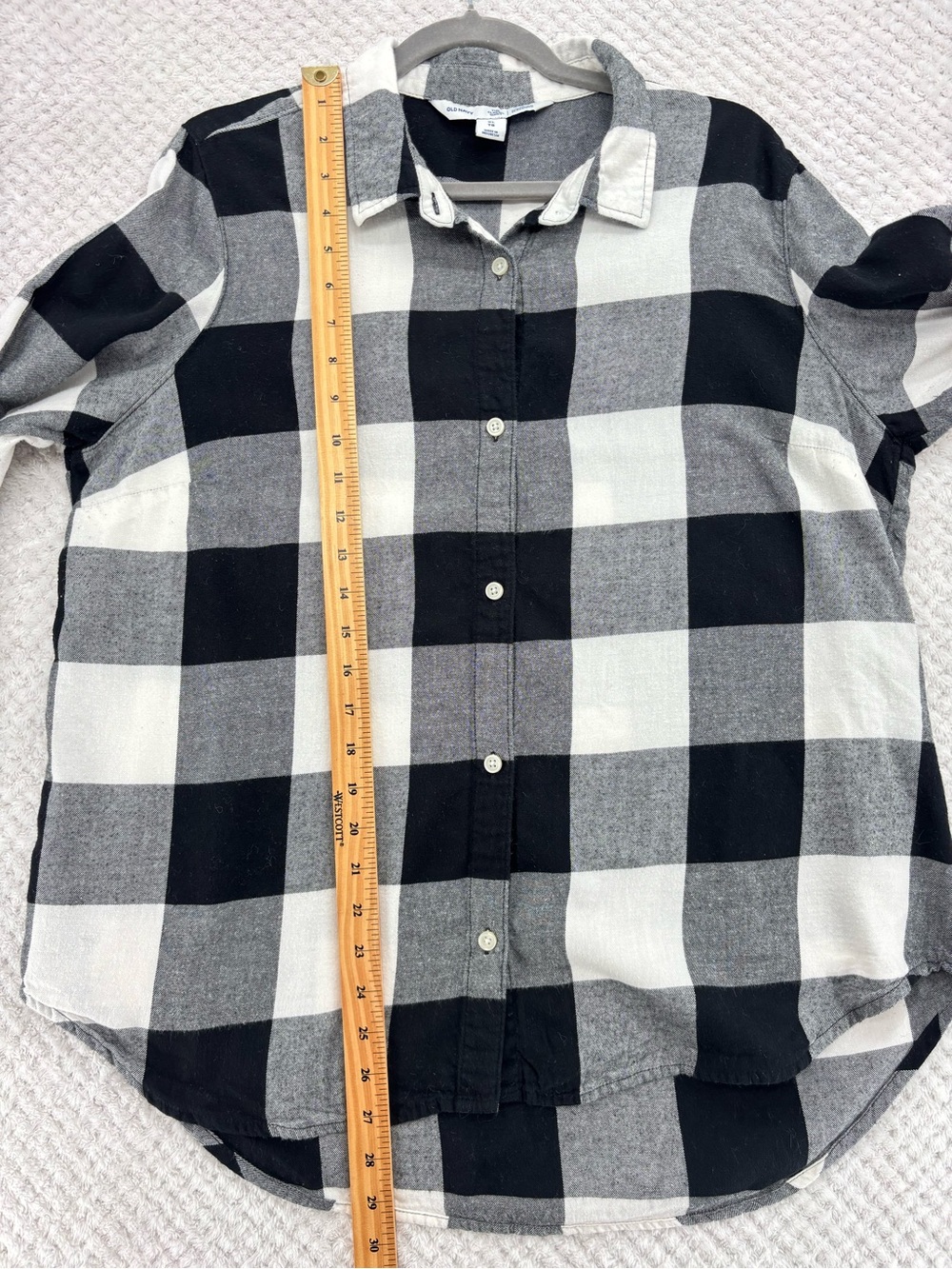 Old Navy Women’s Classic Flannel White and Black Buffalo Check in Size XL - Picture 9 of 16